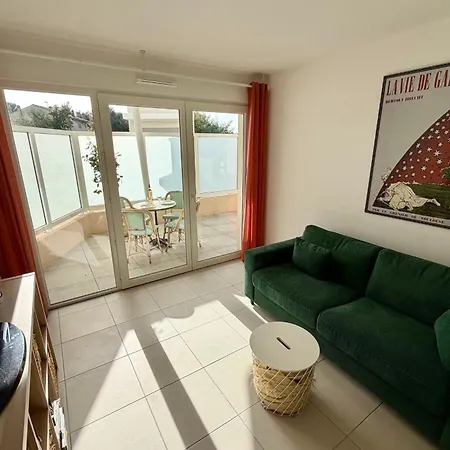 Neuf Avec Terrasse Et Parking Appartement Le Lavandou