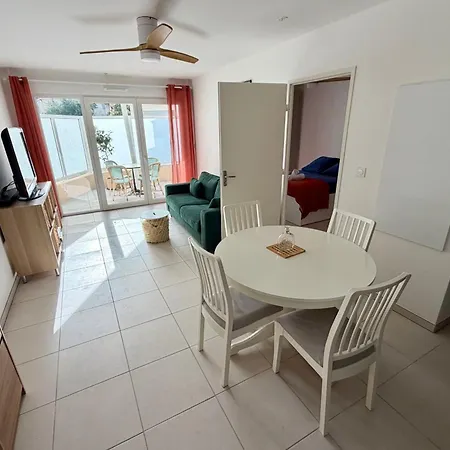 Neuf Avec Terrasse Et Parking *